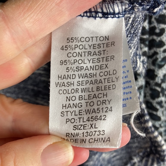 Umgee + Lightweight Sweater Mixed Media Animal Print Size XL. - Picture 6 of 6